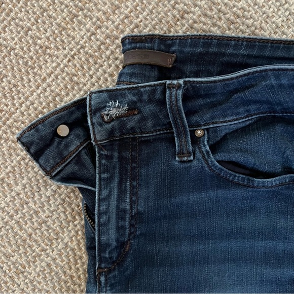 Joe’s Jeans Icon Blue Skinny Jeans - Picture 4 of 7